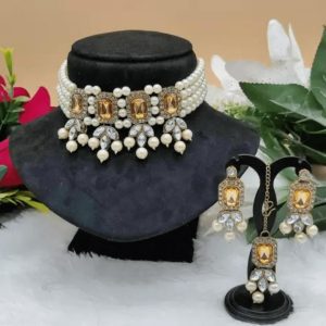 Graceful Gems Choker Set