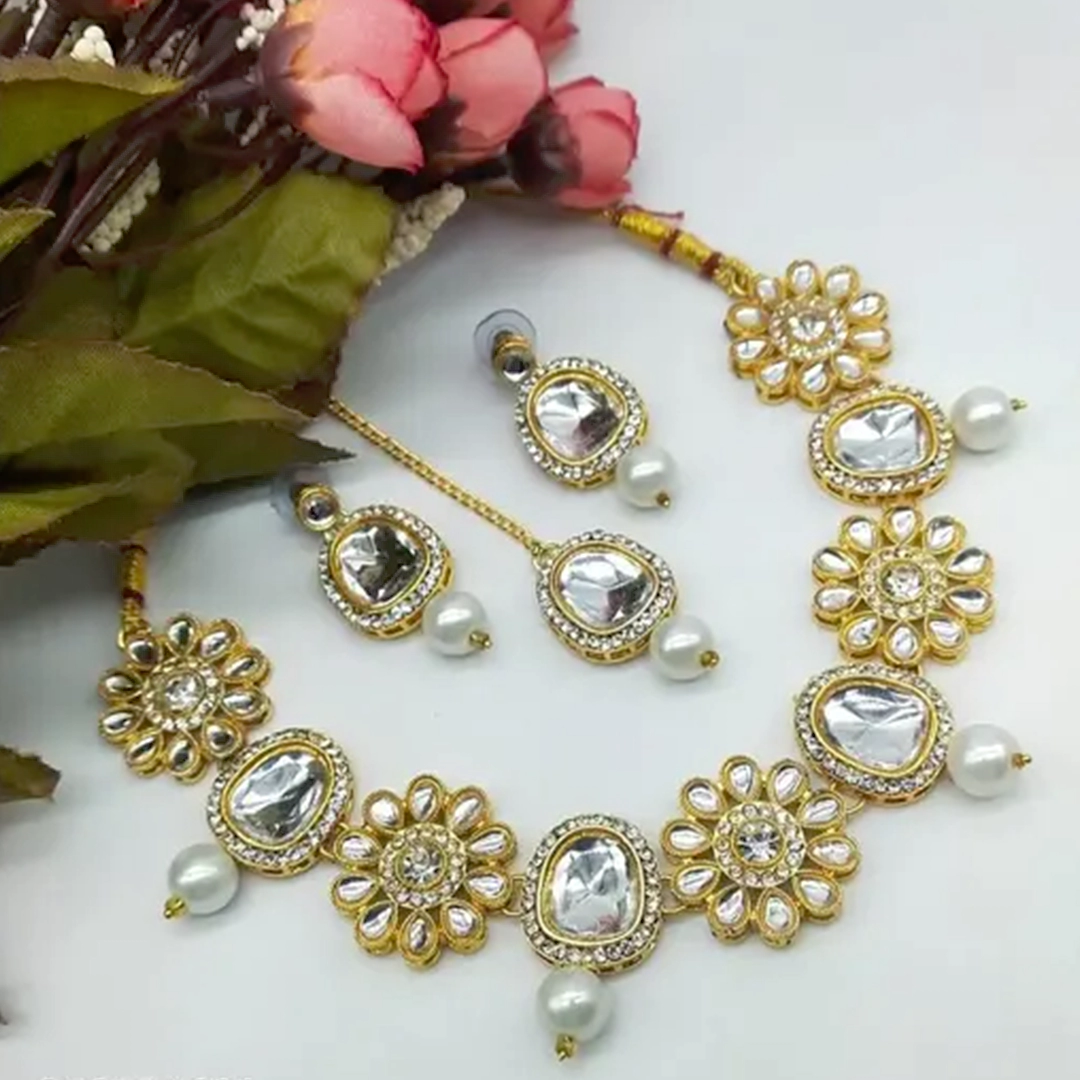 Kundan Jewellery Floral Aura Kundan Set